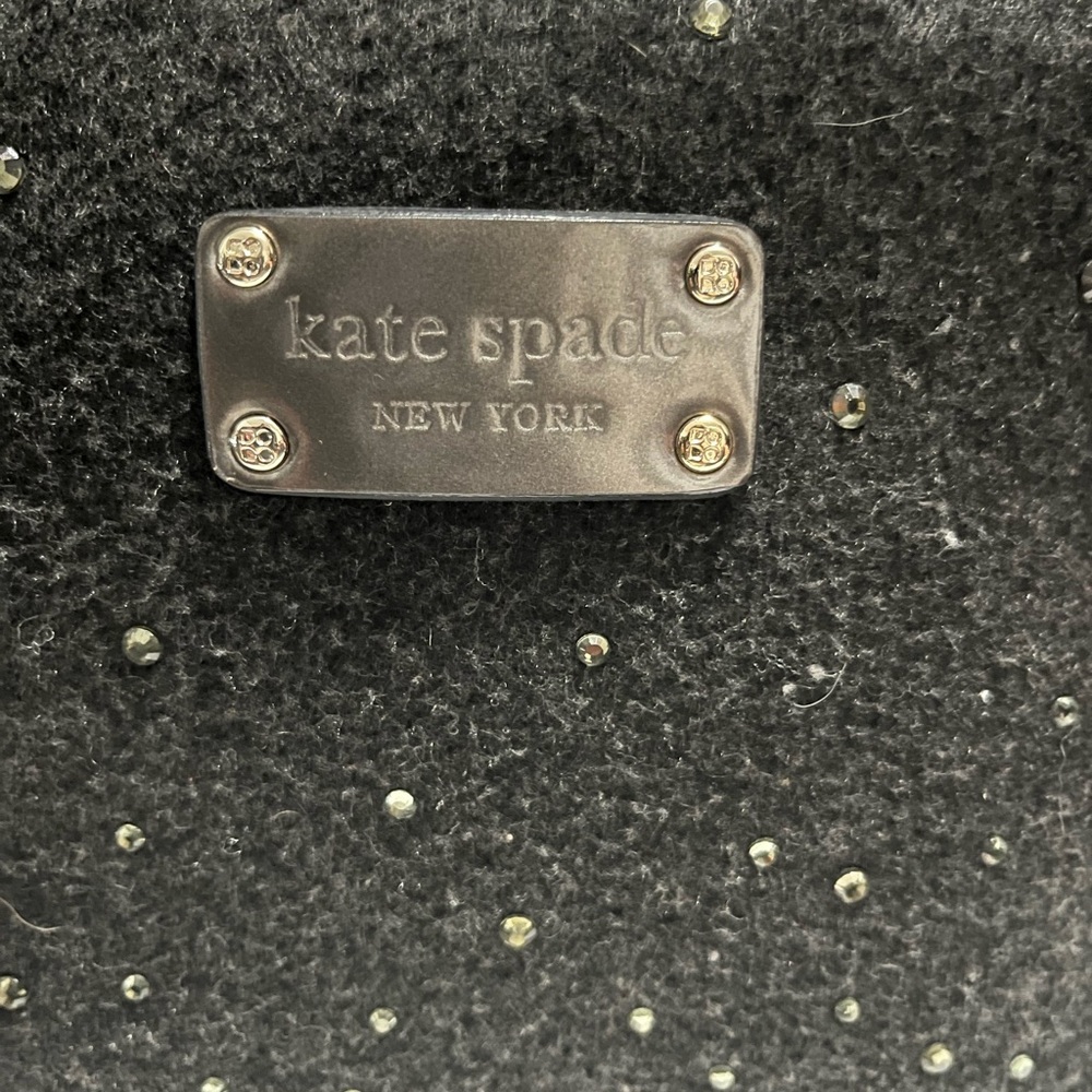 Charcoal. With dust bag